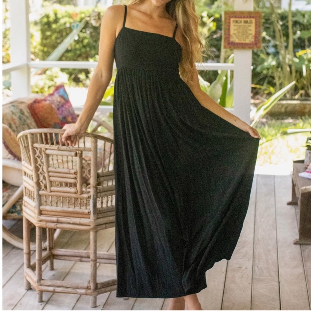 NATURAL LIFE Elegant Black Maxi Dress